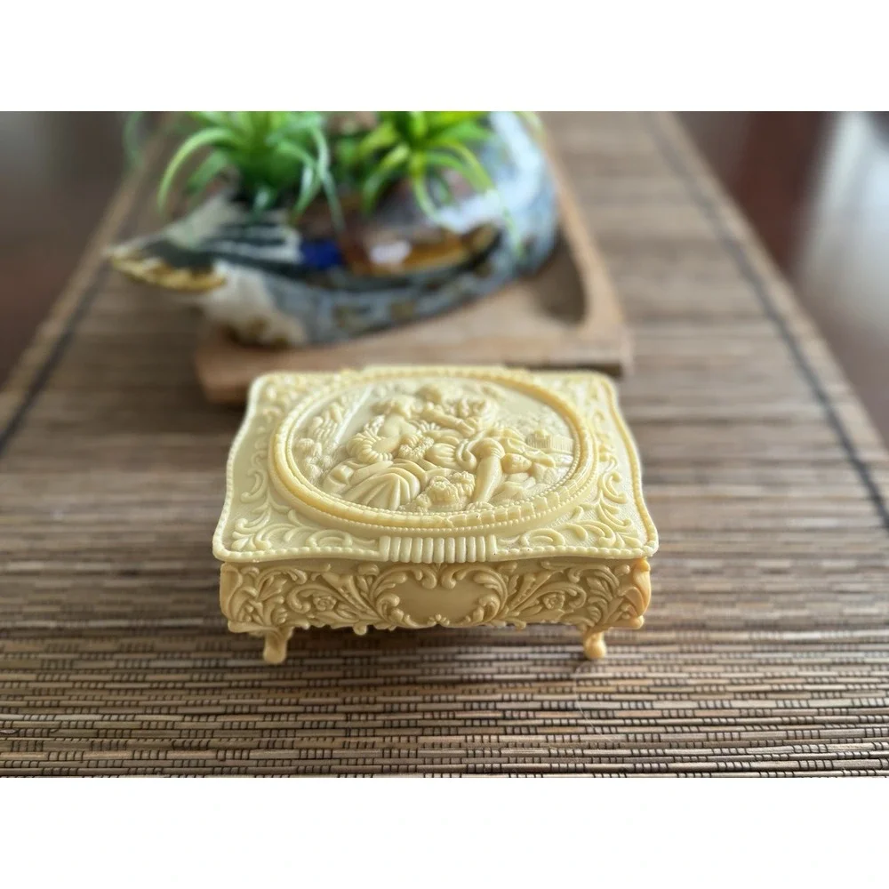 Vintage Celluloid Plastic Jewelry Trinket Box Beige Victorian Style MCM 4.5